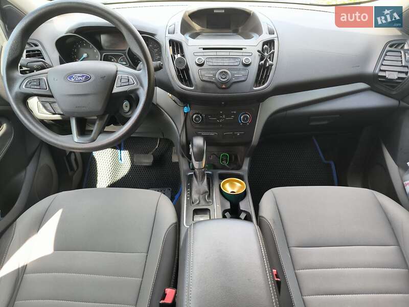 Внедорожник / Кроссовер Ford Escape 2017 в Павлограде