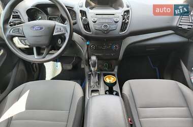 Внедорожник / Кроссовер Ford Escape 2017 в 