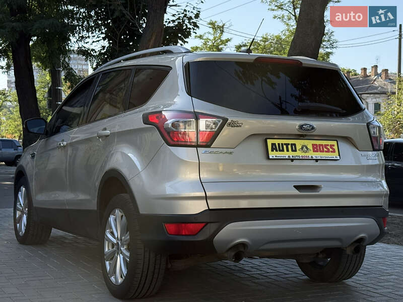 Внедорожник / Кроссовер Ford Escape 2016 в Николаеве