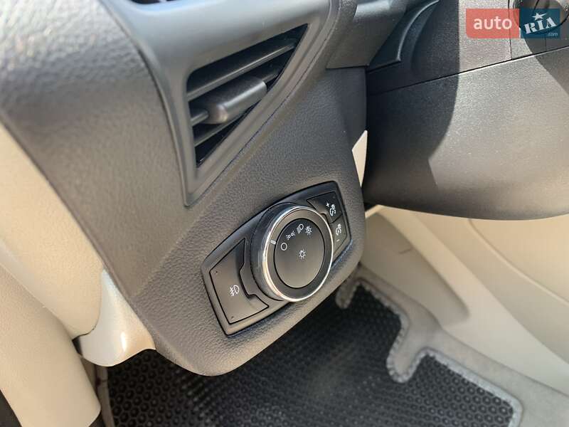 Внедорожник / Кроссовер Ford Escape 2014 в Киеве