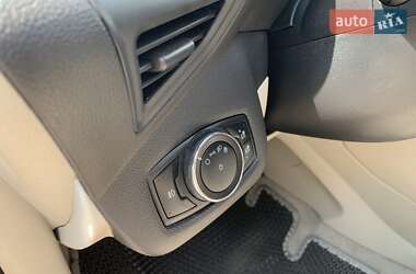 Внедорожник / Кроссовер Ford Escape 2014 в 