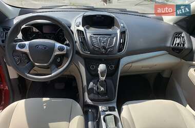 Внедорожник / Кроссовер Ford Escape 2014 в 