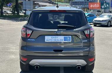 Внедорожник / Кроссовер Ford Escape 2017 в 