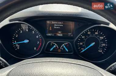 Внедорожник / Кроссовер Ford Escape 2017 в 