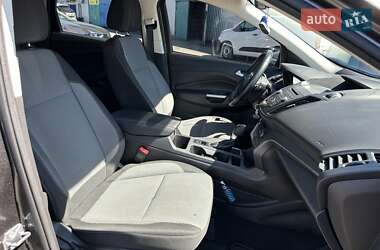 Внедорожник / Кроссовер Ford Escape 2017 в 