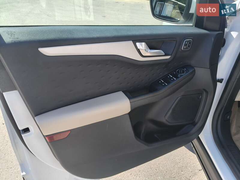 Внедорожник / Кроссовер Ford Escape 2019 в Тернополе