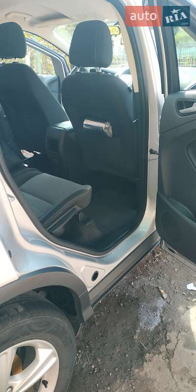 Внедорожник / Кроссовер Ford Escape 2014 в Кривом Роге