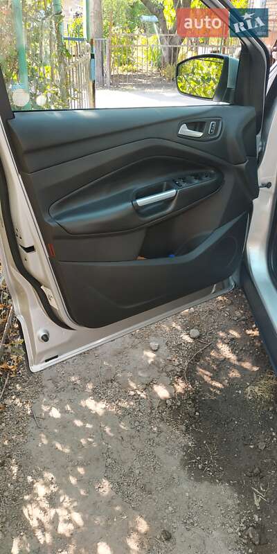 Внедорожник / Кроссовер Ford Escape 2014 в Кривом Роге
