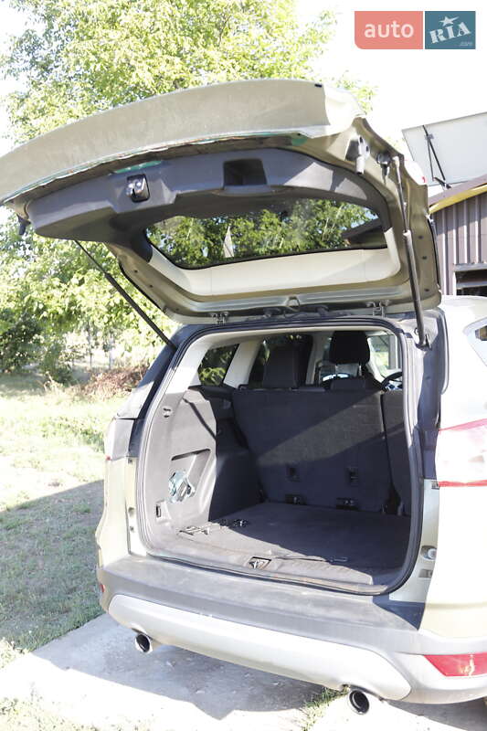 Внедорожник / Кроссовер Ford Escape 2012 в Чечельнике