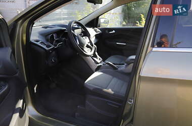 Внедорожник / Кроссовер Ford Escape 2012 в 