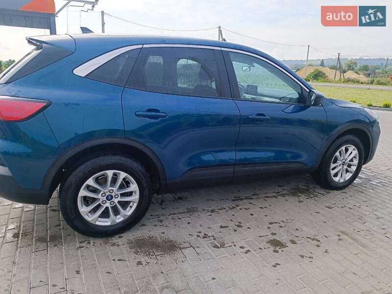 Внедорожник / Кроссовер Ford Escape 2019 в Золочеве
