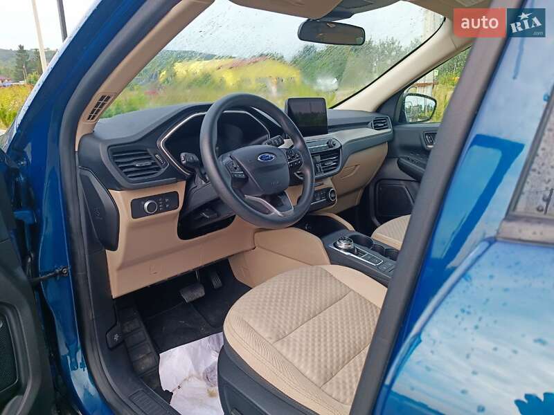 Внедорожник / Кроссовер Ford Escape 2019 в Золочеве