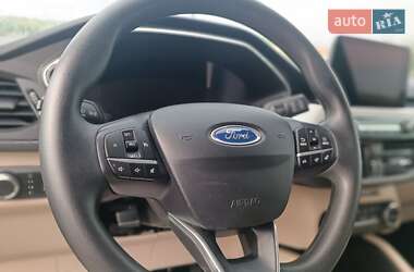 Внедорожник / Кроссовер Ford Escape 2019 в 