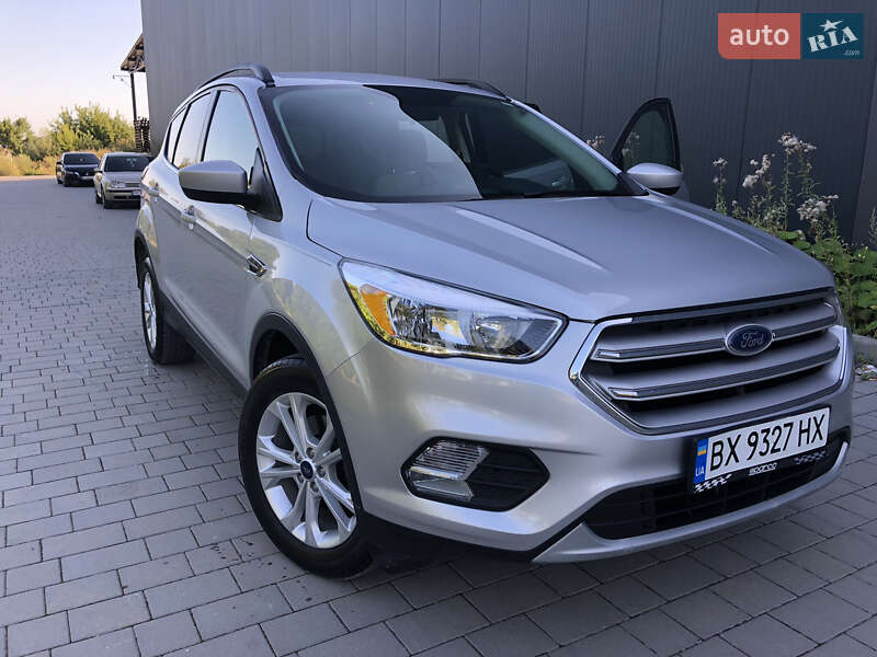 Внедорожник / Кроссовер Ford Escape 2018 в Хмельницком