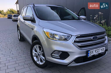 Внедорожник / Кроссовер Ford Escape 2018 в 