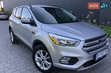 Внедорожник / Кроссовер Ford Escape 2018 в Хмельницком