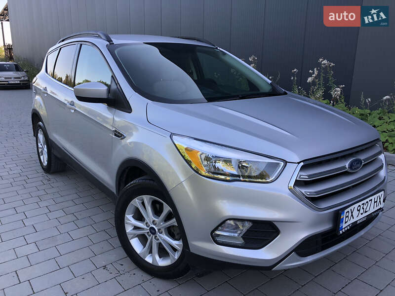 Внедорожник / Кроссовер Ford Escape 2018 в 