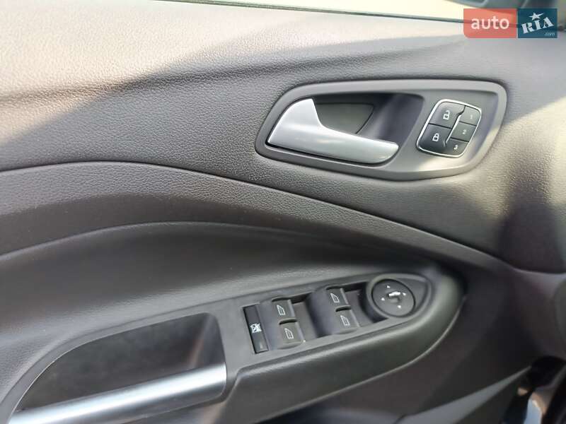 Внедорожник / Кроссовер Ford Escape 2014 в Ровно