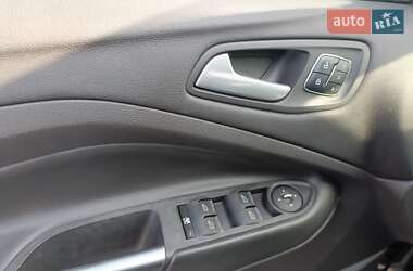 Внедорожник / Кроссовер Ford Escape 2014 в 