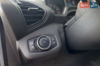 Внедорожник / Кроссовер Ford Escape 2015 в 