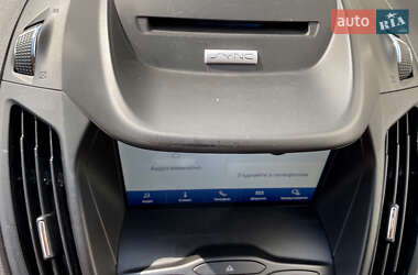 Внедорожник / Кроссовер Ford Escape 2015 в 