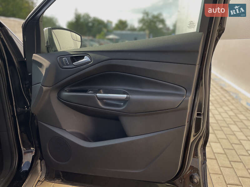 Внедорожник / Кроссовер Ford Escape 2015 в Киеве
