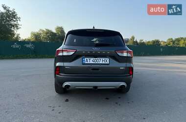Внедорожник / Кроссовер Ford Escape 2019 в 