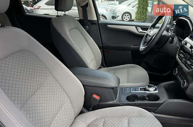 Внедорожник / Кроссовер Ford Escape 2019 в 