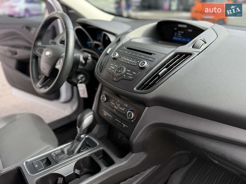 Внедорожник / Кроссовер Ford Escape 2017 в Днепре