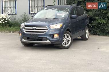 Внедорожник / Кроссовер Ford Escape 2018 в 