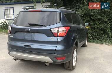 Внедорожник / Кроссовер Ford Escape 2018 в 