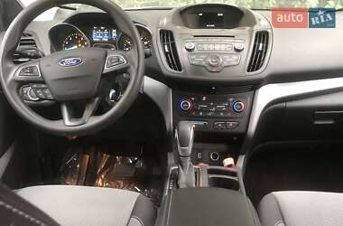 Внедорожник / Кроссовер Ford Escape 2018 в 