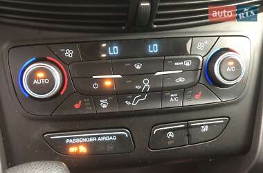 Внедорожник / Кроссовер Ford Escape 2018 в 