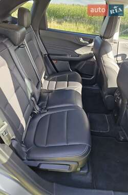 Внедорожник / Кроссовер Ford Escape 2021 в 