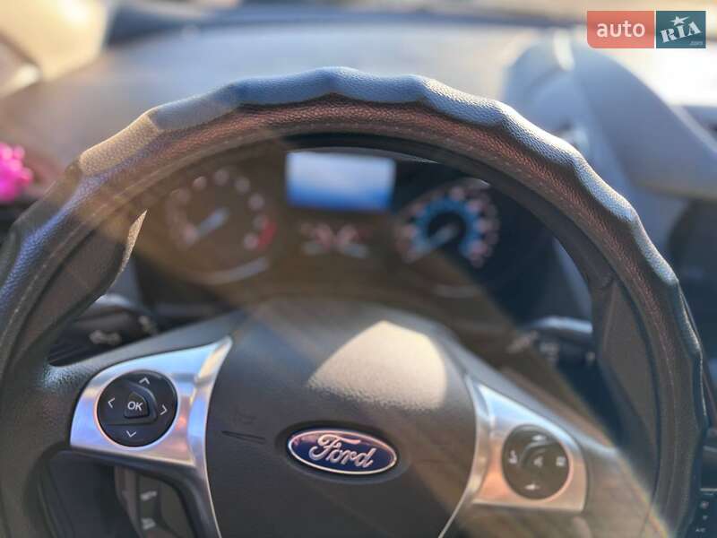 Внедорожник / Кроссовер Ford Escape 2015 в Тернополе