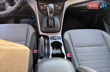 Позашляховик / Кросовер Ford Escape 2015 в Тернополі