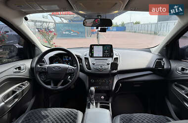 Внедорожник / Кроссовер Ford Escape 2017 в 