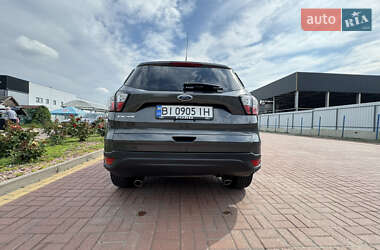 Внедорожник / Кроссовер Ford Escape 2017 в 