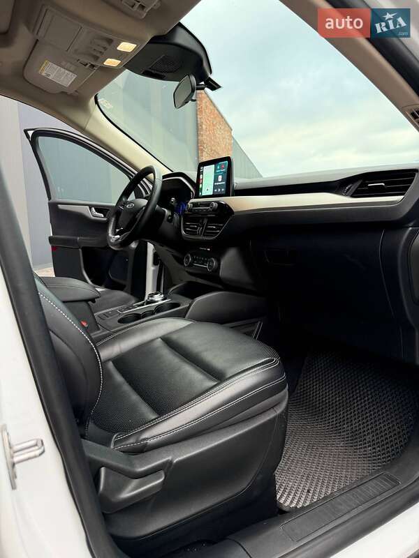 Внедорожник / Кроссовер Ford Escape 2020 в Хмельницком