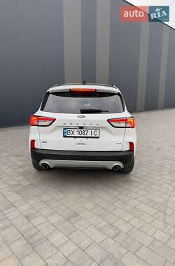 Внедорожник / Кроссовер Ford Escape 2020 в 