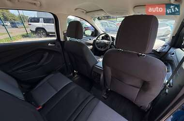 Внедорожник / Кроссовер Ford Escape 2017 в 