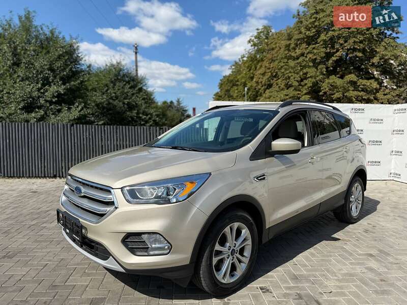 Внедорожник / Кроссовер Ford Escape 2017 в Луцке
