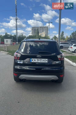 Внедорожник / Кроссовер Ford Escape 2017 в 