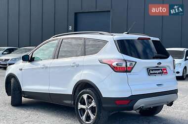 Внедорожник / Кроссовер Ford Escape 2016 в 