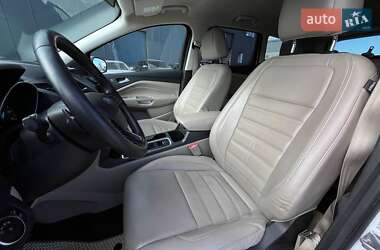 Внедорожник / Кроссовер Ford Escape 2016 в 