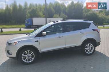 Внедорожник / Кроссовер Ford Escape 2018 в 
