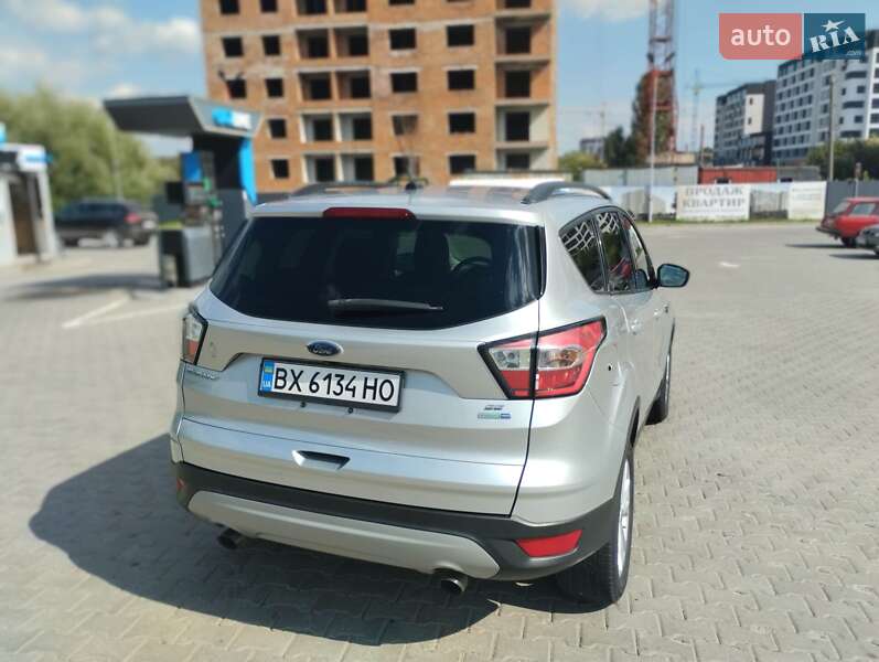 Внедорожник / Кроссовер Ford Escape 2018 в Хмельницком
