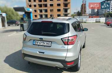 Внедорожник / Кроссовер Ford Escape 2018 в 