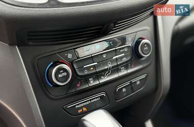 Внедорожник / Кроссовер Ford Escape 2018 в 