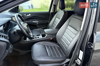 Внедорожник / Кроссовер Ford Escape 2019 в 